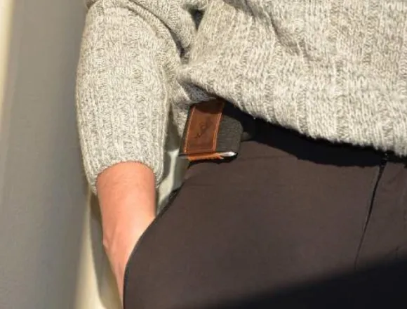 MakakaOnTheRun Triple Slim Wallet